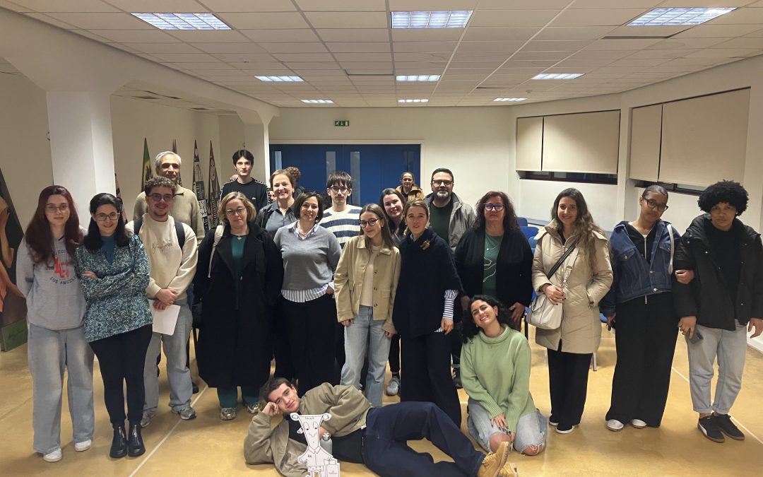 IAI reúne Alunos/as e Encarregados/as de Educação para preparar mobilidade Erasmus+ em Itália