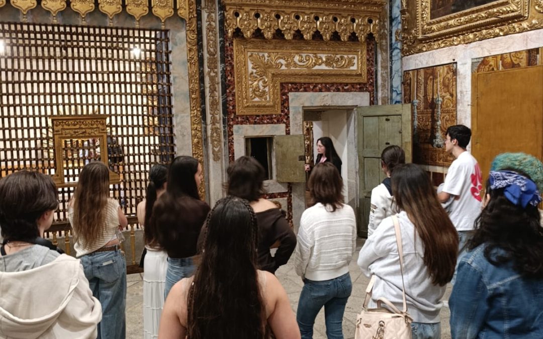 Visita à Igreja de Santa Clara aprofunda estudo do Barroco