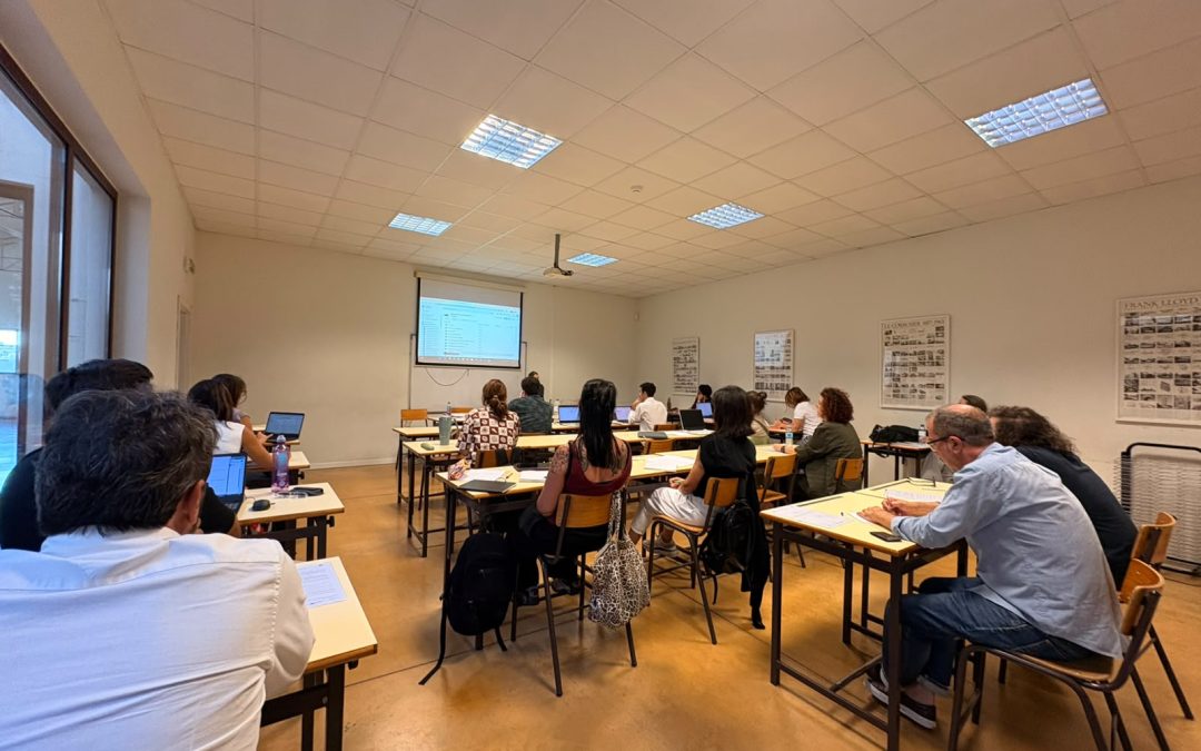 Professores reunidos para preparar o novo ano letivo